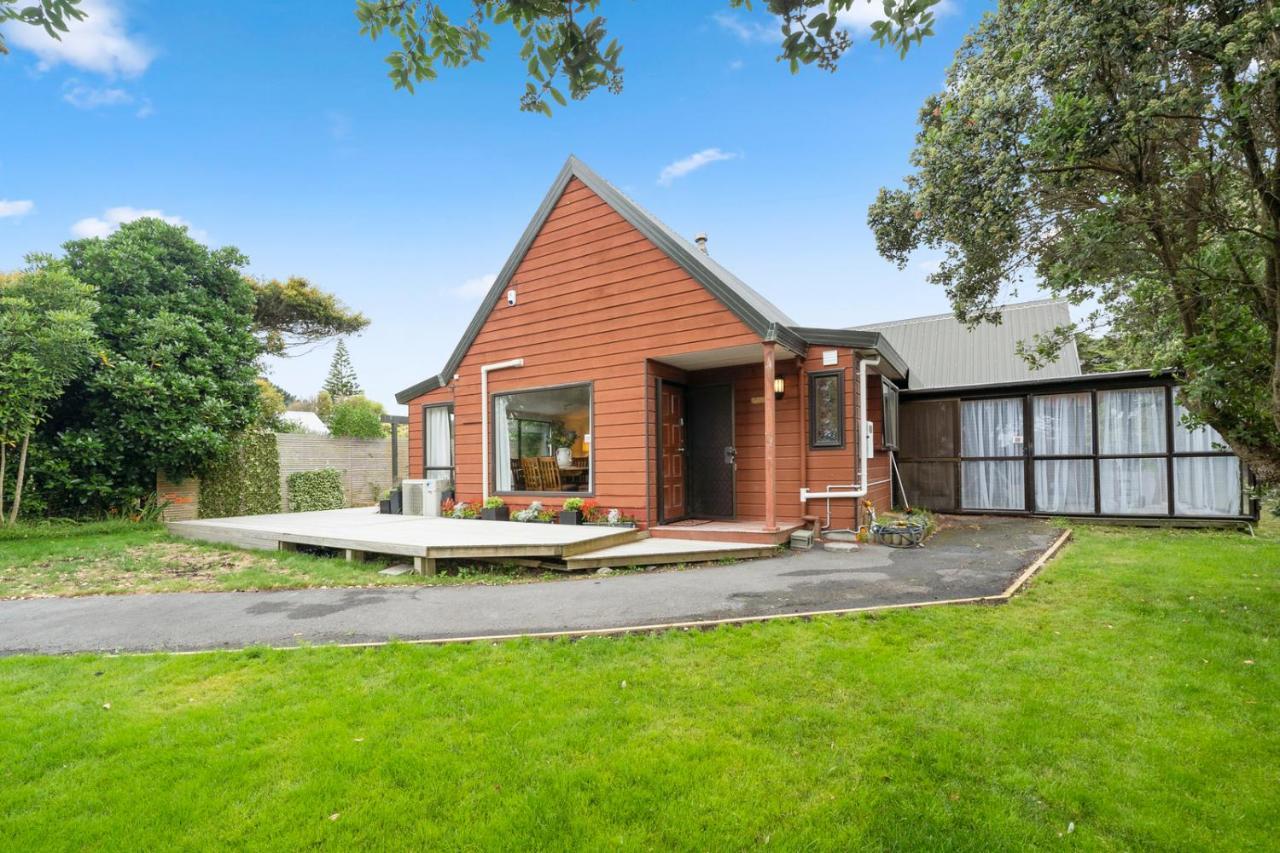 Wharerata - Otaki Beach Holiday Home Exterior foto