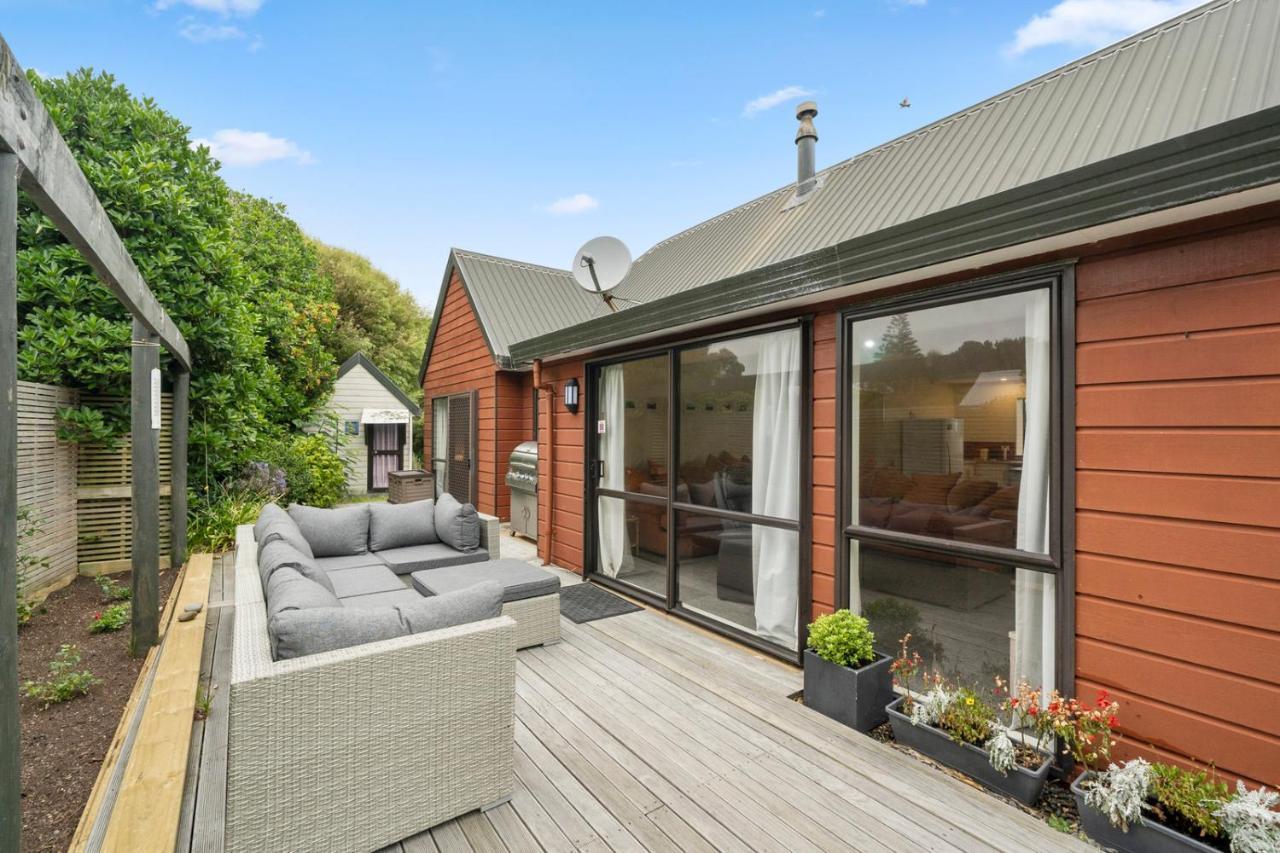 Wharerata - Otaki Beach Holiday Home Exterior foto